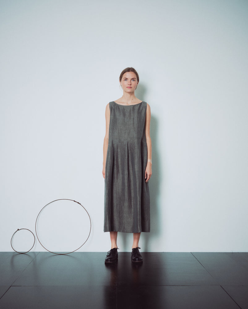 Dark Grey Pleated Sleeveless Dress