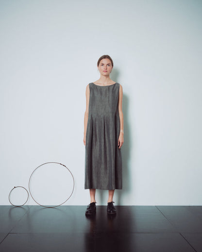Dark Grey Pleated Sleeveless Dress