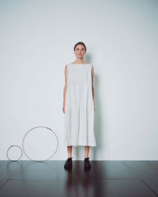 Cream White Pleated Sleeveless Dress