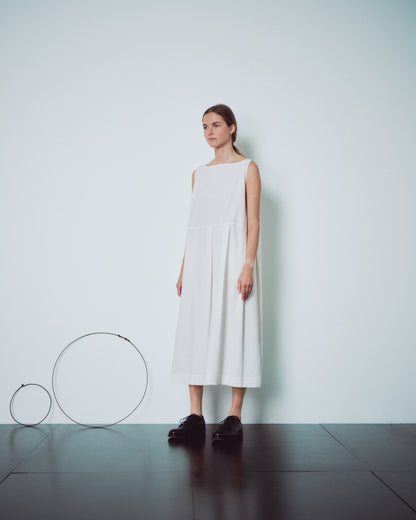 Cream White Pleated Sleeveless Dress