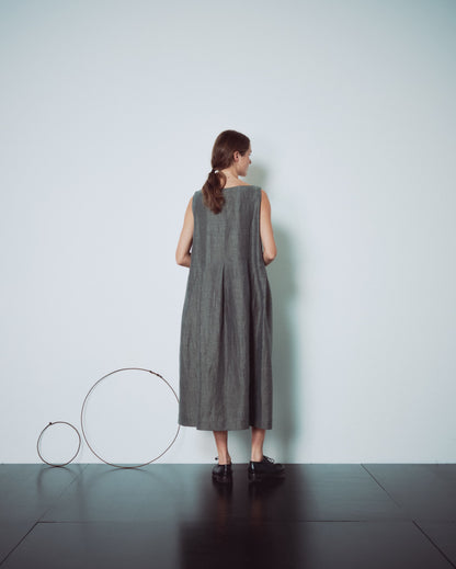 Dark Grey Pleated Sleeveless Dress