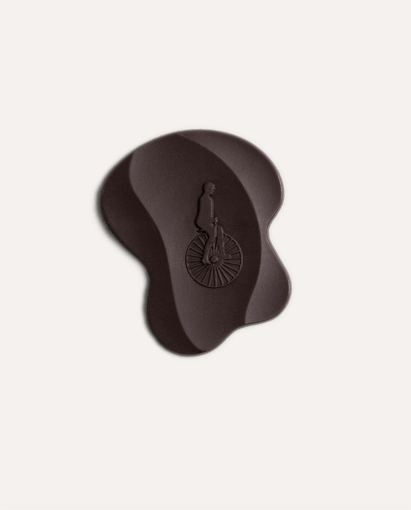 チョコレートナイーブの流線型のチョコレートバー